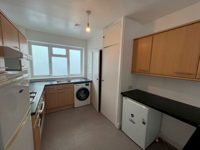 2 Bedroom Flat To Rent In Sunningfields Road, Hendon, NW4
