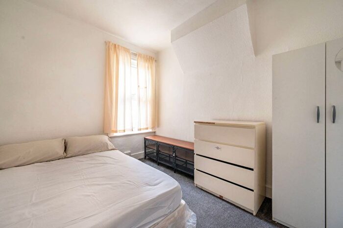 4 Bedroom Property To Rent In Leytonstone, Leytonstone, London, E11