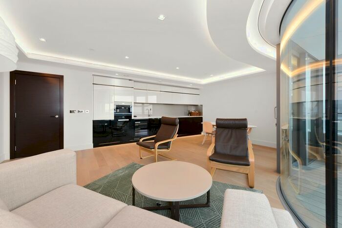 2 Bedroom Flat To Rent In The Corniche, Albert Embankment, London, SE1