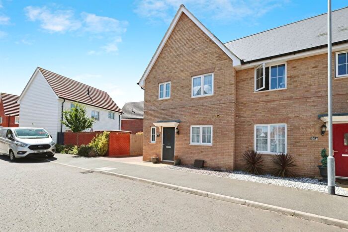 3 Bedroom Semi-Detached House For Sale In Myrtle Lane, Red Lodge, Bury St. Edmunds, IP28