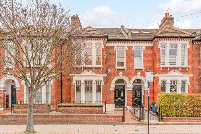 2 Bedroom Maisonette To Rent In Louisville Road, Heaver Estate, London, SW17