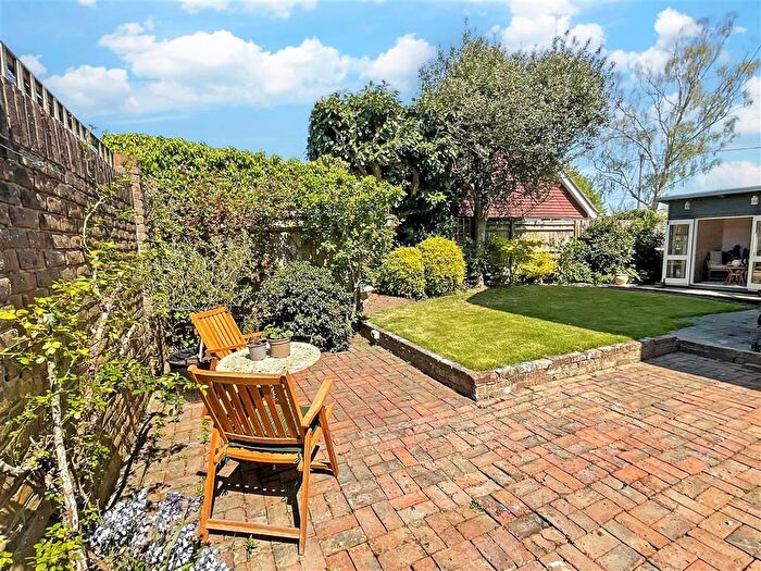 3 Bedroom Property For Sale In Hurstwood Road, Buxted, Uckfield, East Sussex, TN22