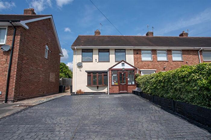 3 Bedroom End Of Terrace House For Sale In Outmore Road, Birmingham, B33