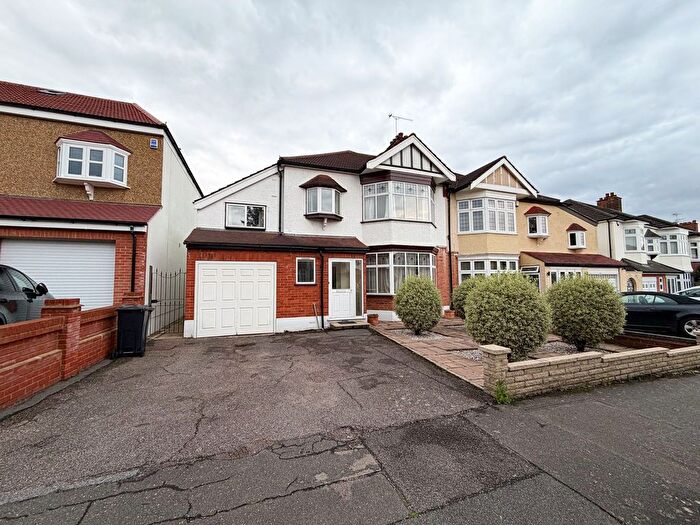 5 Bedroom Semi Detached House To Rent In Byron Avenue, London, E18