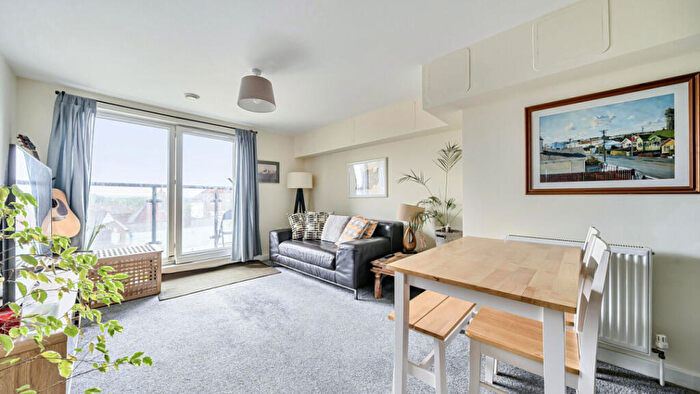 1 Bedroom Flat For Sale In Lyndon Avenue, Blackfen, DA15