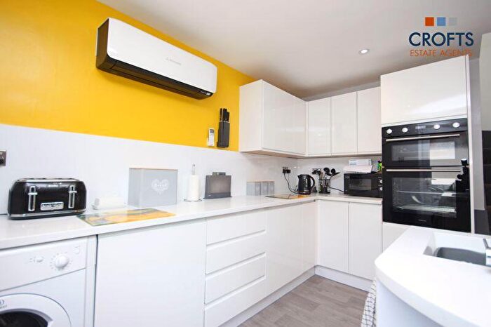 4 Bedroom Detached Bungalow For Sale In Stallingborough Road, Healing, DN41