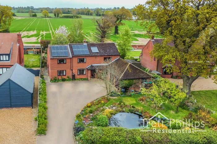 6 Bedroom Detached House For Sale In Granary Way, Market Street, Tunstead, Norwich, NR12