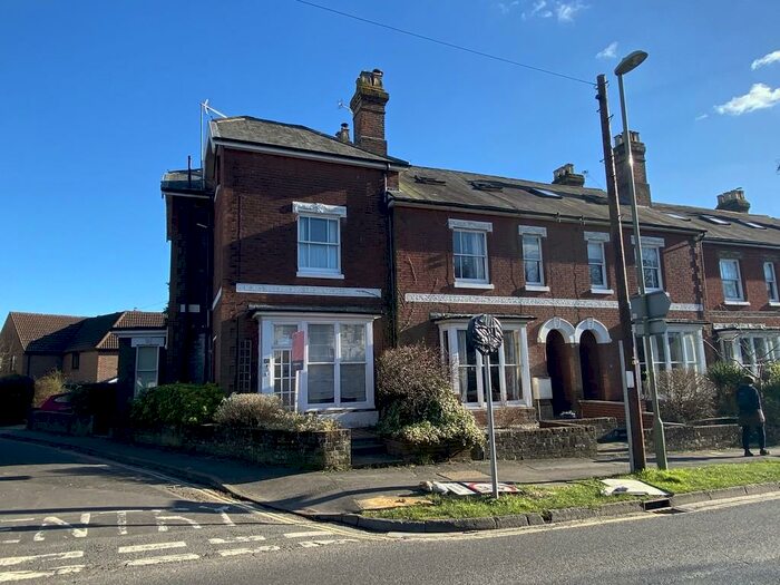 1 Bedroom Flat To Rent In Worthy Lane, Winchester, SO23