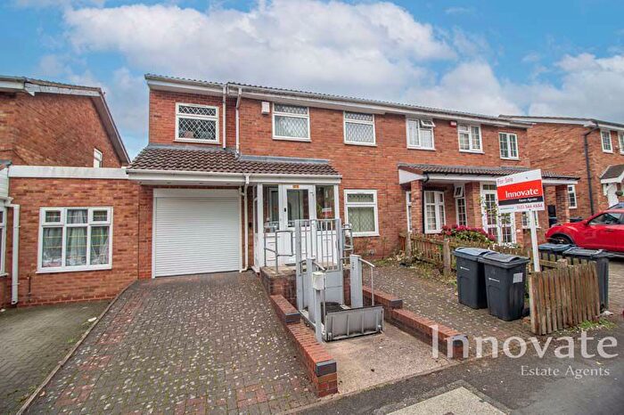 4 Bedroom Semi-detached House For Sale In Winson Street, Birmingham, B18
