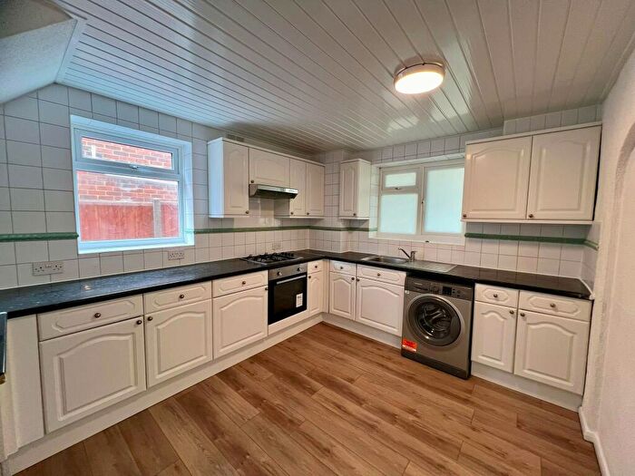 3 Bedroom House To Rent In Beck Lane, Beckenham, BR3