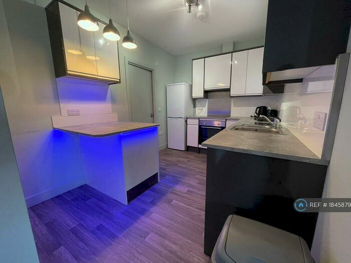 1 Bedroom Flat To Rent In Longfleet Road, Poole, BH15