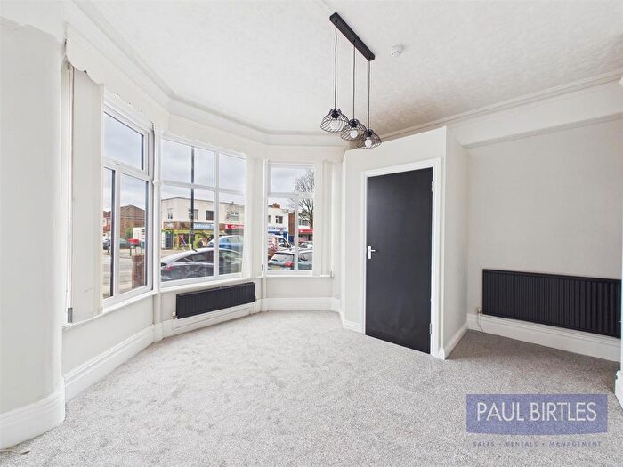 3 Bedroom Flat To Rent In Flixton Road, Urmston, Trafford, M41