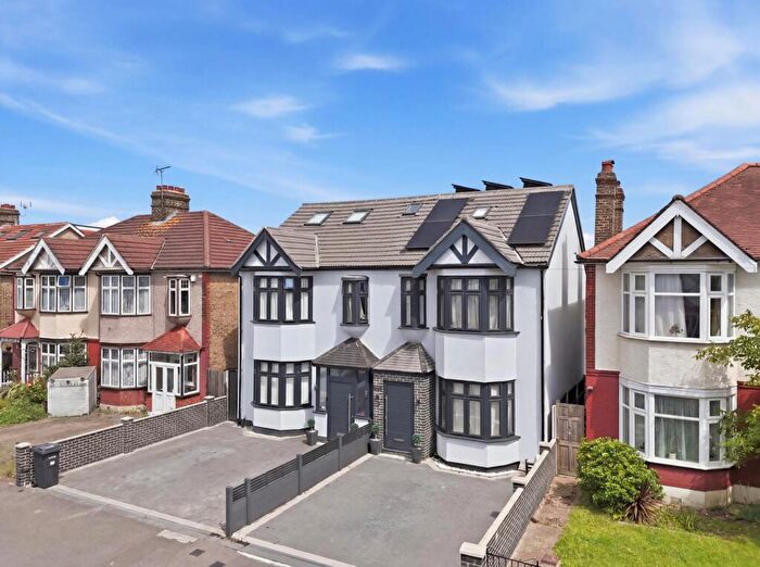 3 Bedroom Semi-Detached House For Sale In St Barnabas Road, Woodford Green, Redbridge, IG8