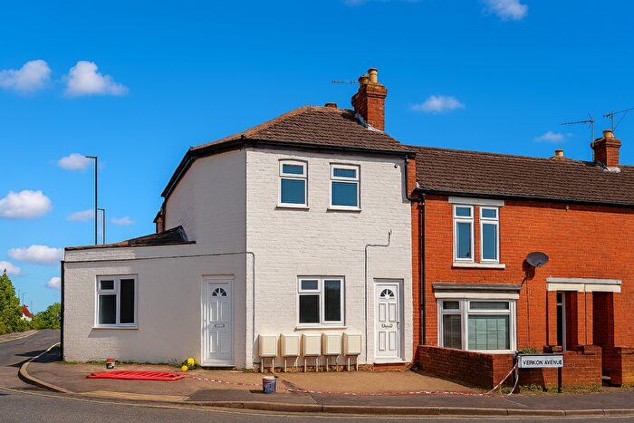 2 Bedroom Flat To Rent In Warren Avenue, Southampton, SO16