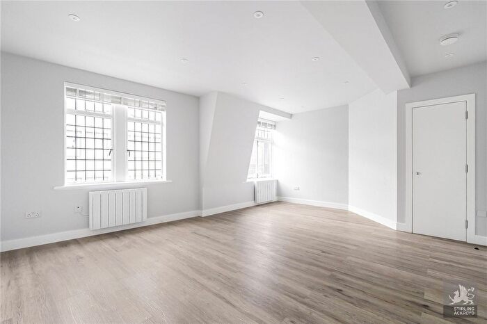 2 Bedroom Flat To Rent In Newman Street, London, W1T