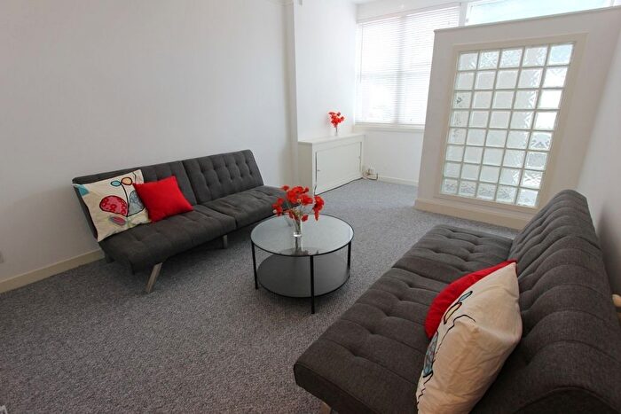 1 Bedroom Flat To Rent In Dundee Terrace, Edinburgh, EH11