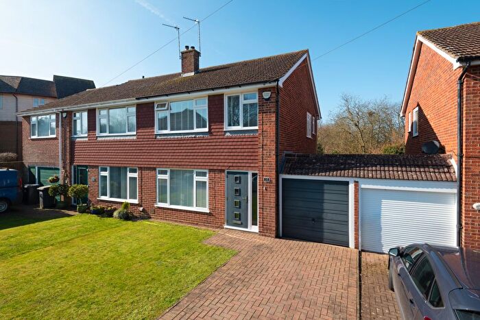 3 Bedroom Semi-Detached House For Sale In Maple Close, Rough Common, Canterbury, CT2