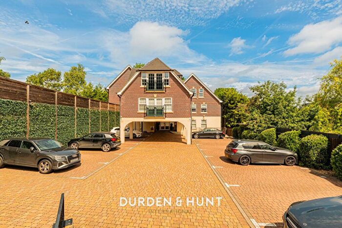 2 Bedroom Apartment For Sale In Station Way, Buckhurst Hill, IG9