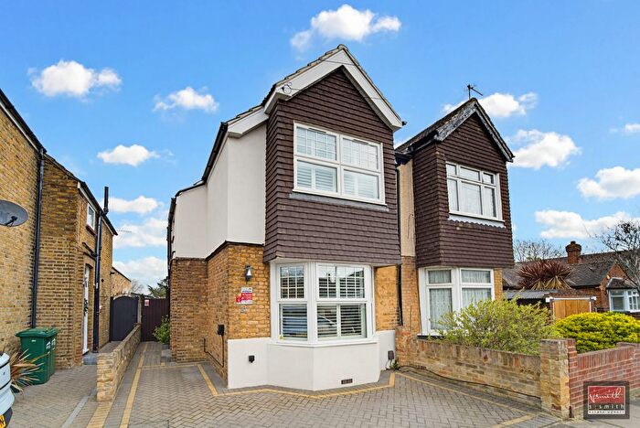3 Bedroom Semi Detached House For Sale In Chestnut Road, Ashford, TW15