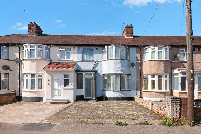 3 Bedroom Terraced House For Sale In Bourne Avenue, Hayes, UB3