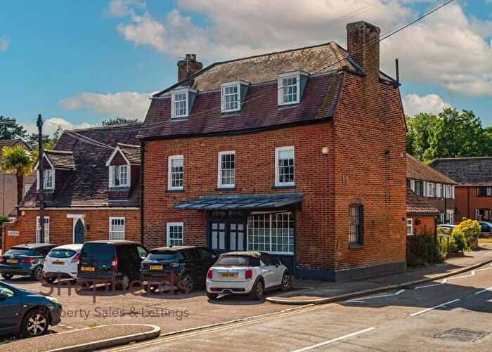 5 Bedroom Detached House For Sale In The Square, Wormley, Broxbourne, EN10