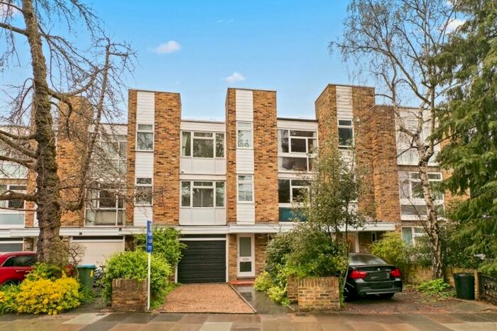 3 Bedroom Property To Rent In Ennerdale Road, Kew, Richmond, Surrey, TW9