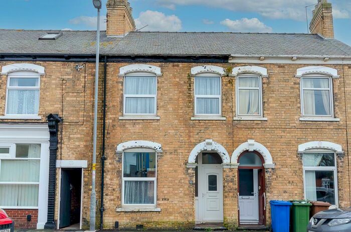 3 Bedroom Terraced House To Rent In Queen Street, Withernsea, HU19