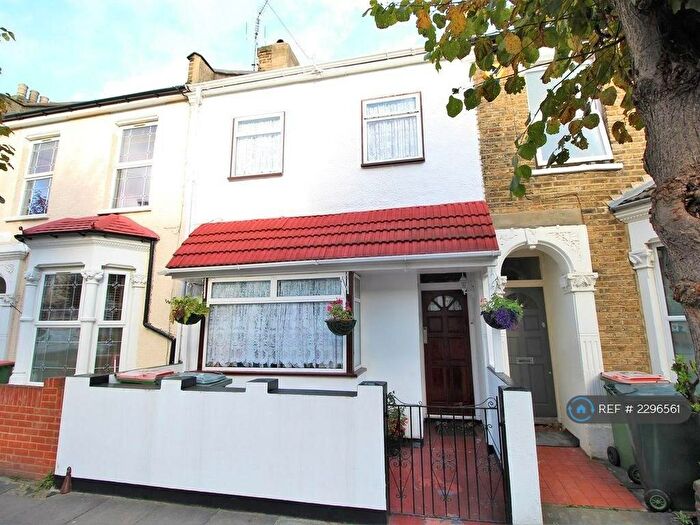 3 Bedroom Terraced House To Rent In Mathews Park Avenue, London, E15
