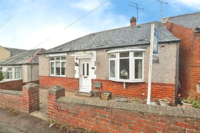 2 Bedroom Bungalow For Sale In Alexandra Road, Dronfield, Derbyshire, S18