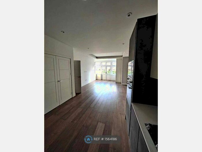 2 Bedroom Flat To Rent In Brighton Road, Purley, CR8