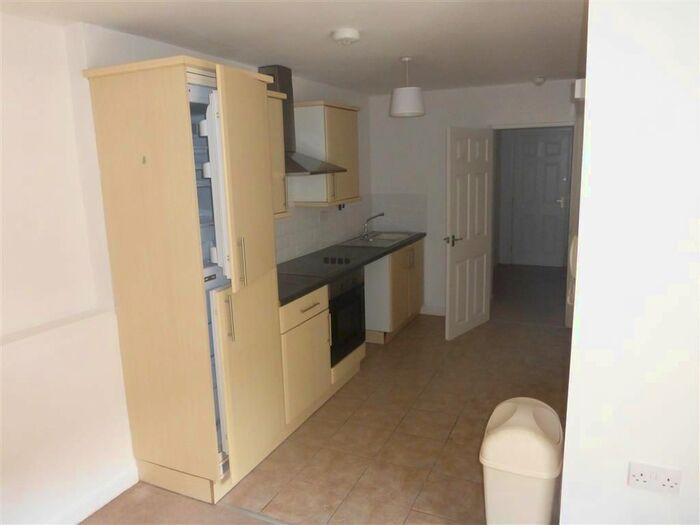 1 Bedroom Property To Rent In London Road, Neath, SA11