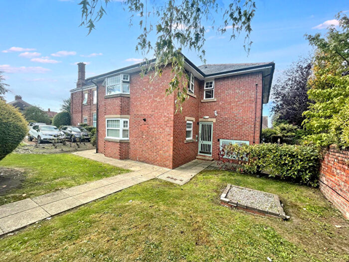 2 Bedroom Apartment For Sale In North Avenue, Harton, South Shields, Tyne And Wear, NE34