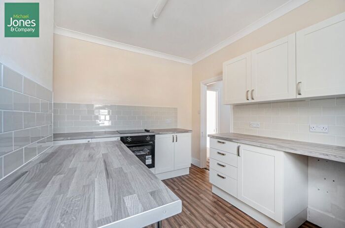 2 Bedroom Maisonette To Rent In Montague Street, Worthing, West Sussex, BN11