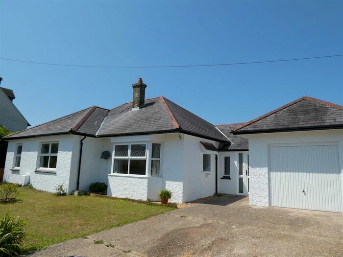 4 Bedroom Detached Bungalow To Rent In The Street, West Hougham, Dover, CT15