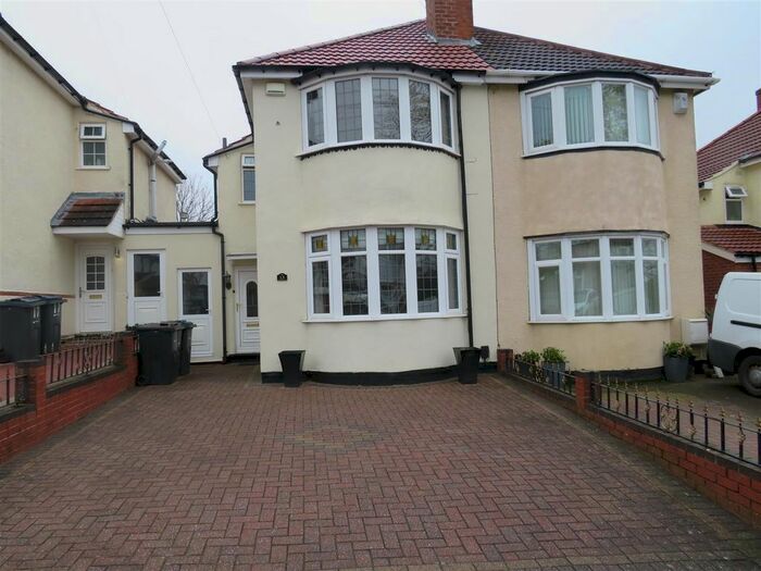 3 Bedroom Semi-Detached House To Rent In Welford Avenue, Yardley, Birmingham, B26