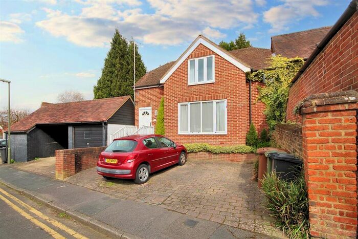 1 Bedroom Detached House To Rent In Chesham Road, Guildford, GU1