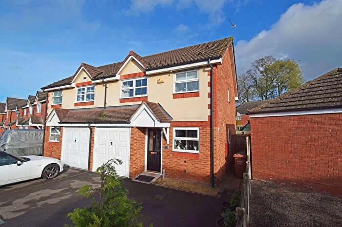 3 Bedroom Semi Detached House For Sale In Aerial Way, Wychbold, Droitwich., WR9