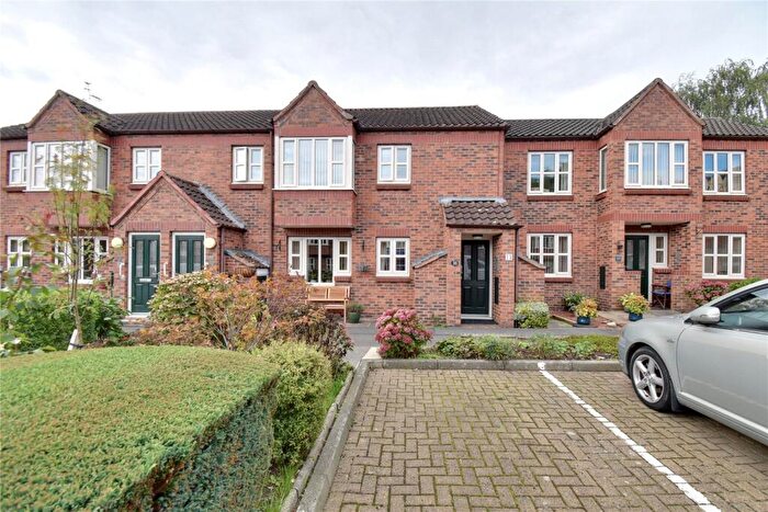 2 Bedroom Apartment For Sale In Applegarth Court, Northallerton, North Yorkshire, DL7