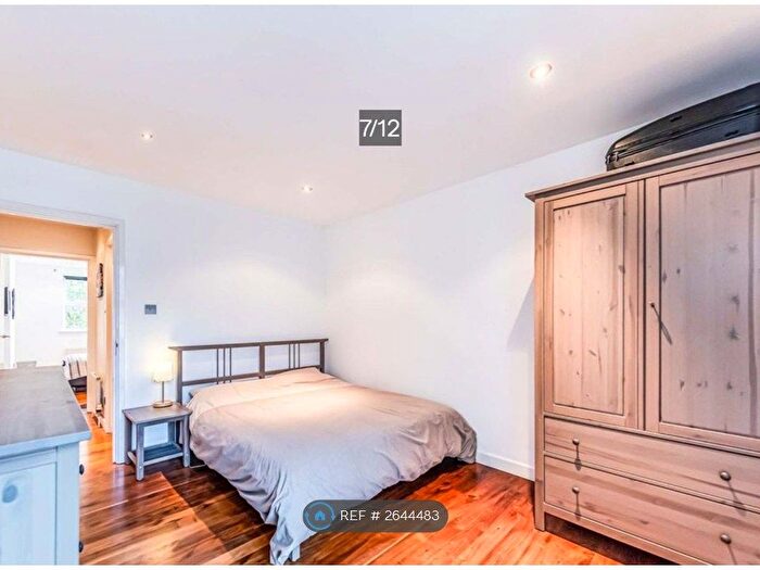 2 Bedroom Flat To Rent In Albion Road, London, N16