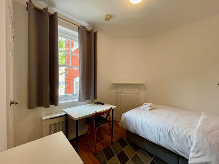 Studio To Rent In Fulham Palace Road, Hammersmith, London, W6