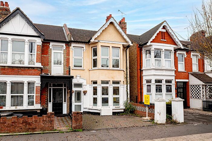 1 Bedroom Flat For Sale In Boscombe Road, Southend On Sea, SS2
