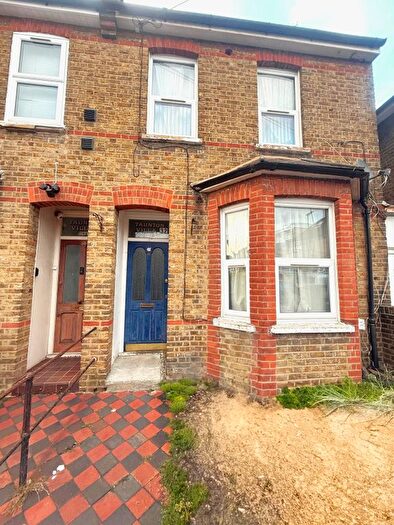 1 Bedroom Terraced House To Rent In Grosvenor Road, Hounslow, TW3