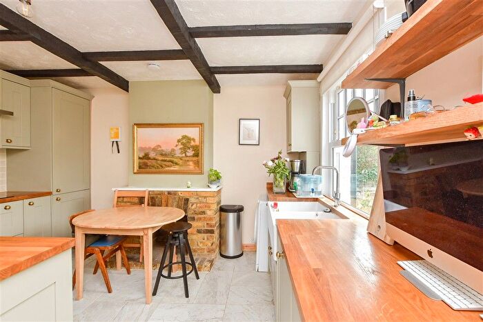 2 Bedroom Semi-detached House For Sale In Newington Road, Ramsgate, Kent, CT12