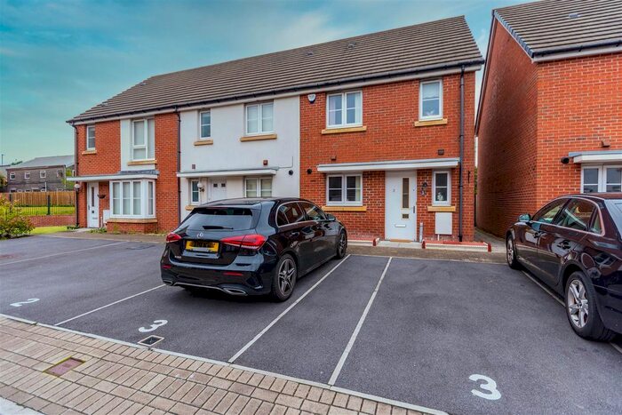 3 Bedroom Terraced House To Rent In Coles Close, Swansea, SA1