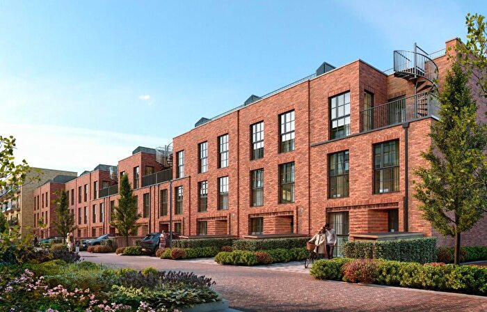 3 Bedroom Town House For Sale In Stoke Gardens, Slough, SL1