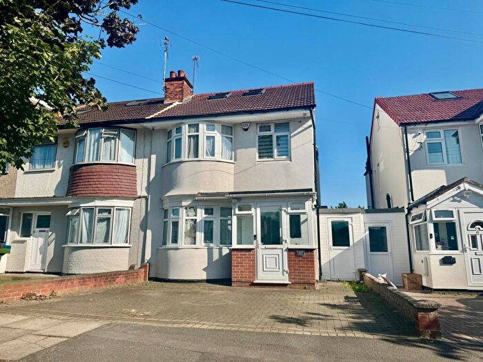 4 Bedroom End Of Terrace House For Sale In Minehead Road, Harrow, HA2
