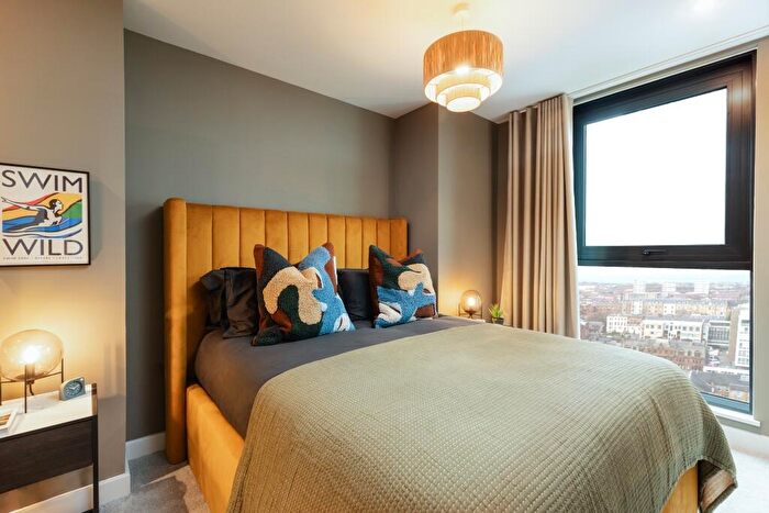 2 Bedroom Apartment To Rent In Holland Street, Glasgow, G2