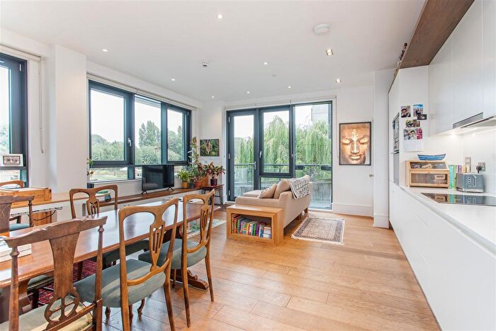 2 Bedroom Flat For Sale In Graphite Point, Palmers Road, E2