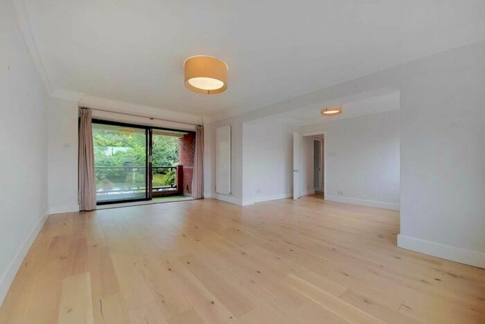 2 Bedroom Flat To Rent In Spencer Close, Finchley, N3