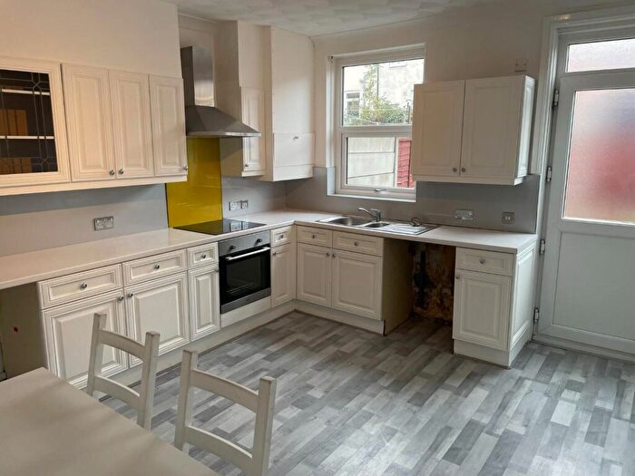 2 Bedroom House To Rent In Castle Street Barnsley, S70